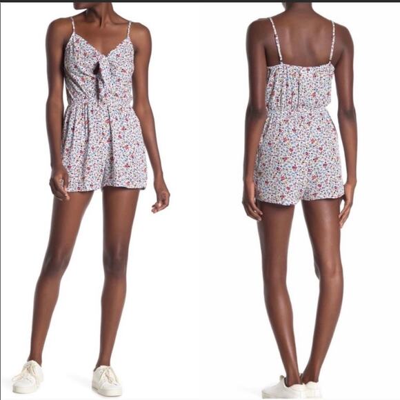 MIMI CHICA FLORAL ROMPER MEDIUM NWT - Picture 1 of 5